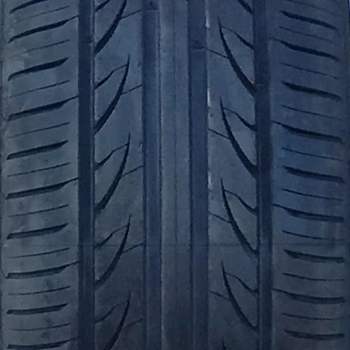 Set of 4 225/40R18 92W XL All Season Ultra High Performance Tires D8333
