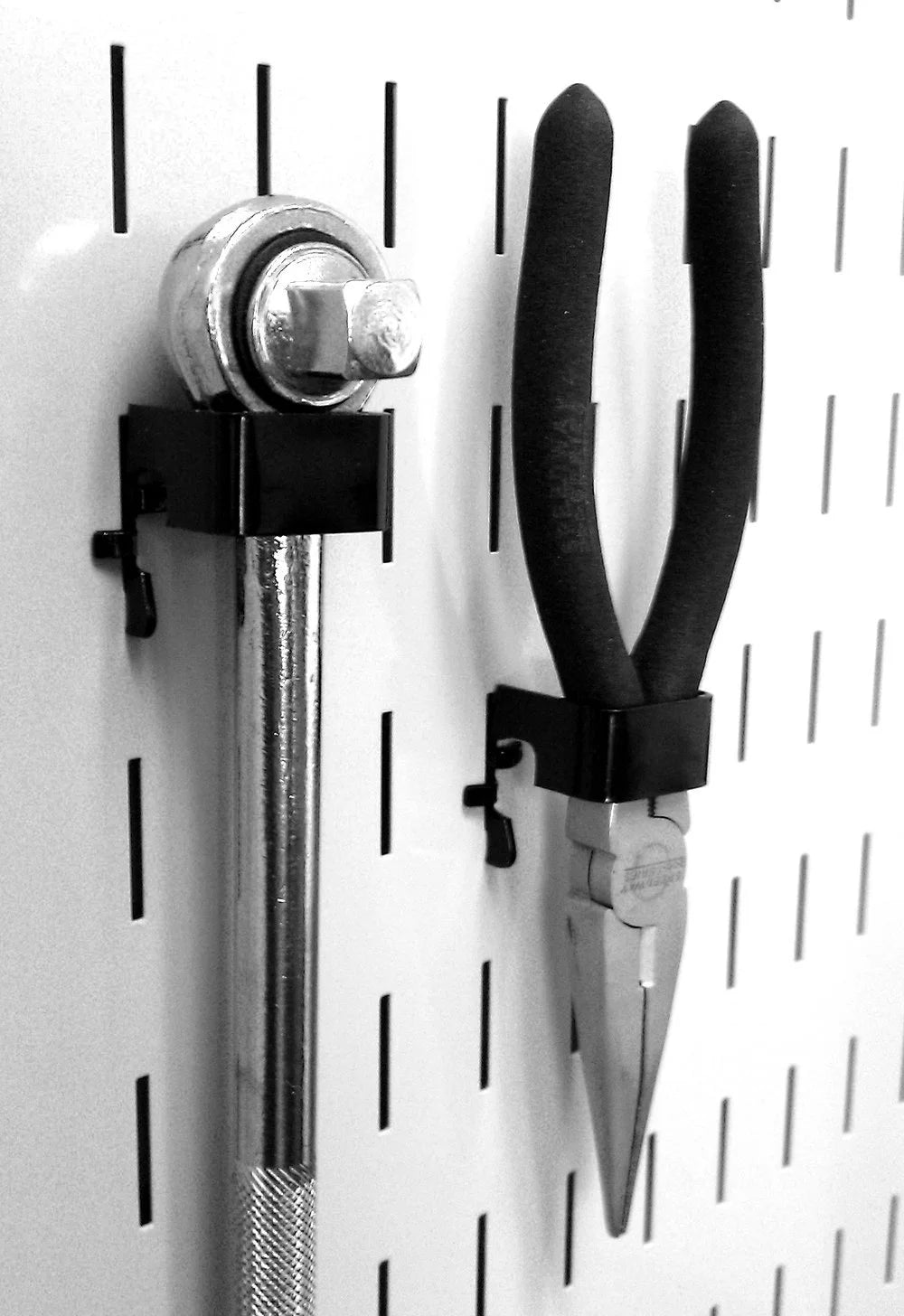 Slotted Metal Pegboard Deluxe Hook Kit Q506