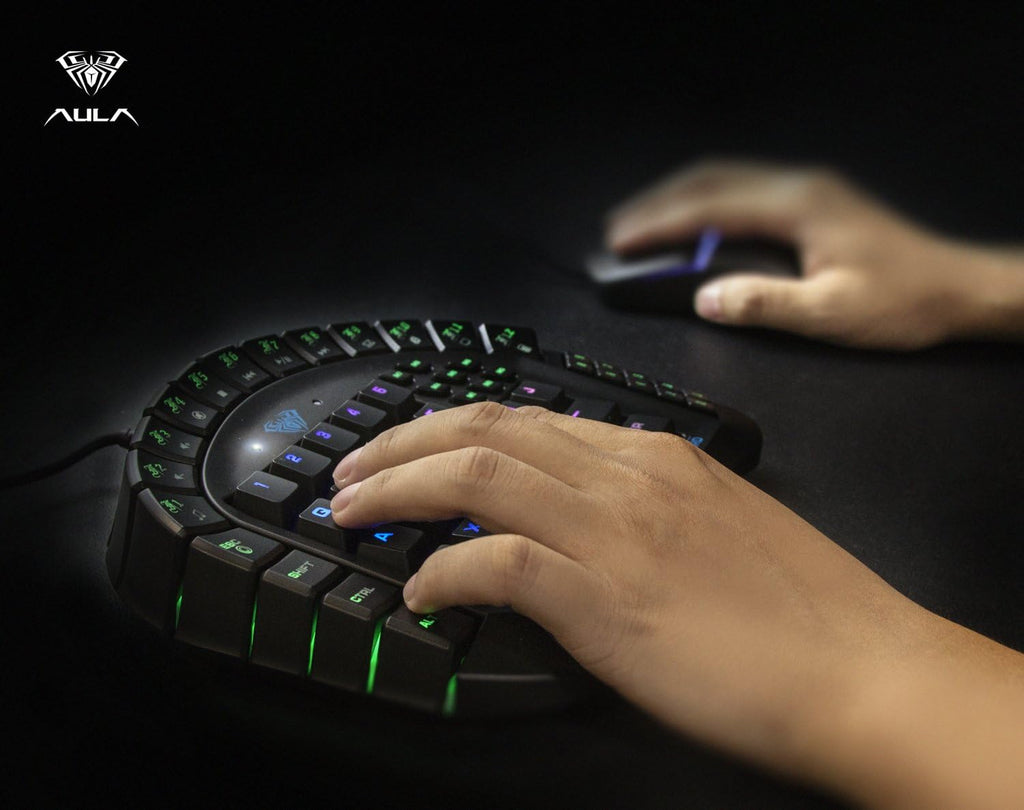 One Handed Mechanical Gaming Keyboard with Blue Switches and RGB Backlit E222