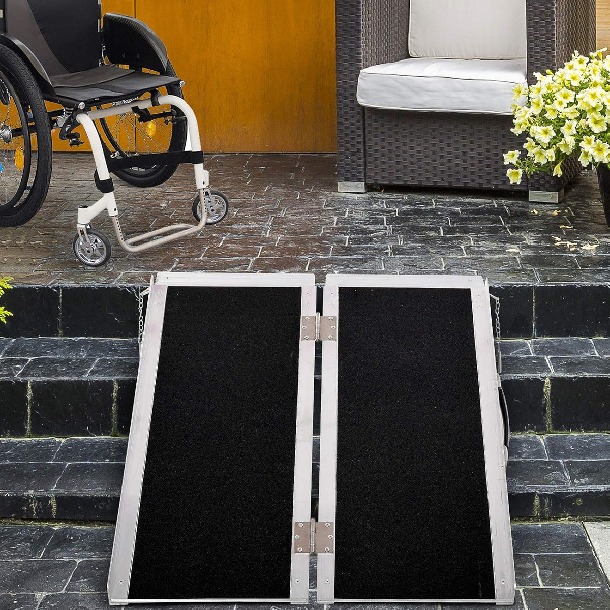 Aluminum Portable Skidproof PVC Carpeted Folding Wheelchair Ramp H78484