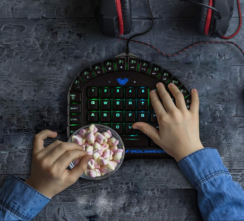 One Handed Mechanical Gaming Keyboard with Blue Switches and RGB Backlit E222