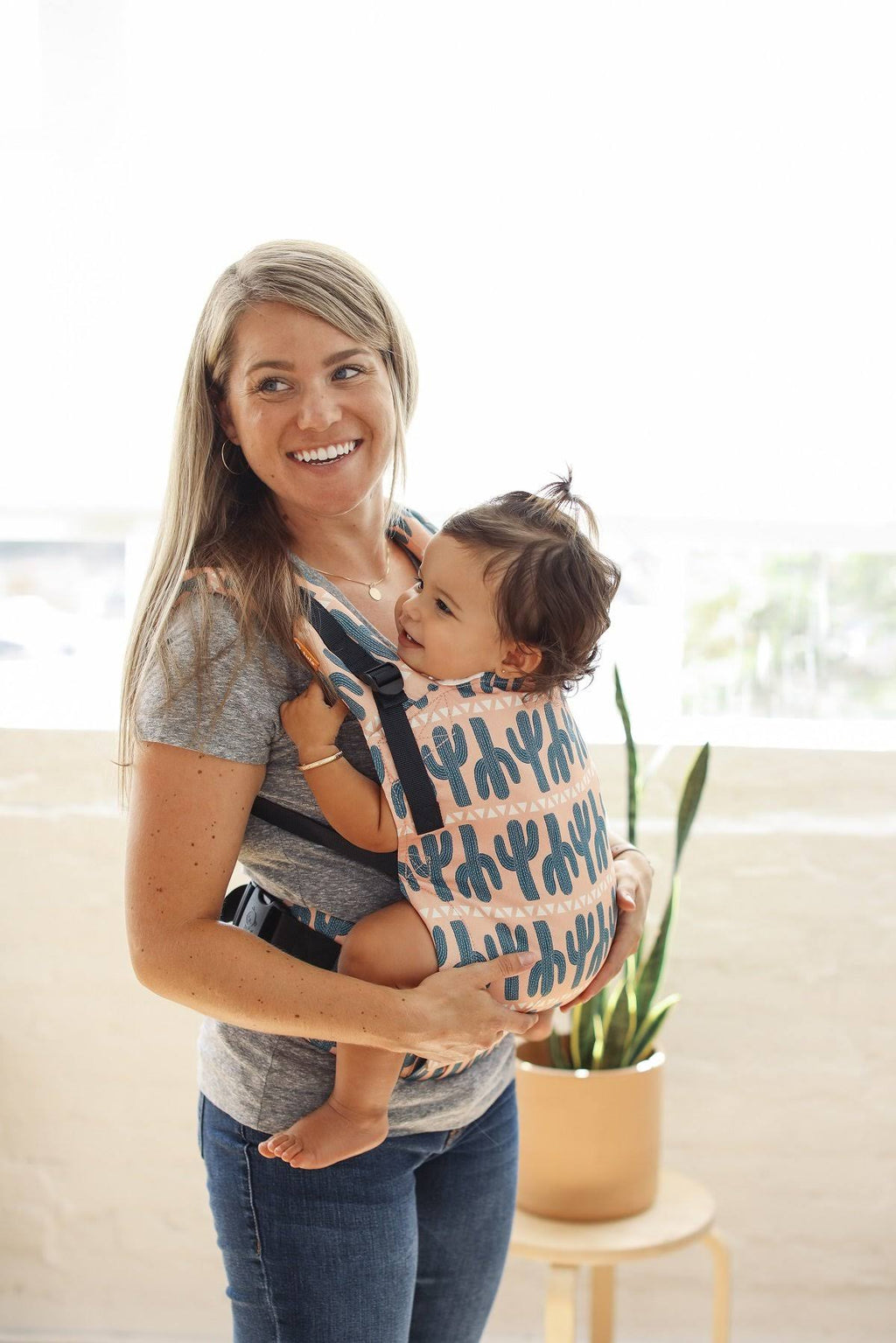 Ergonomic Baby Carrier Z381