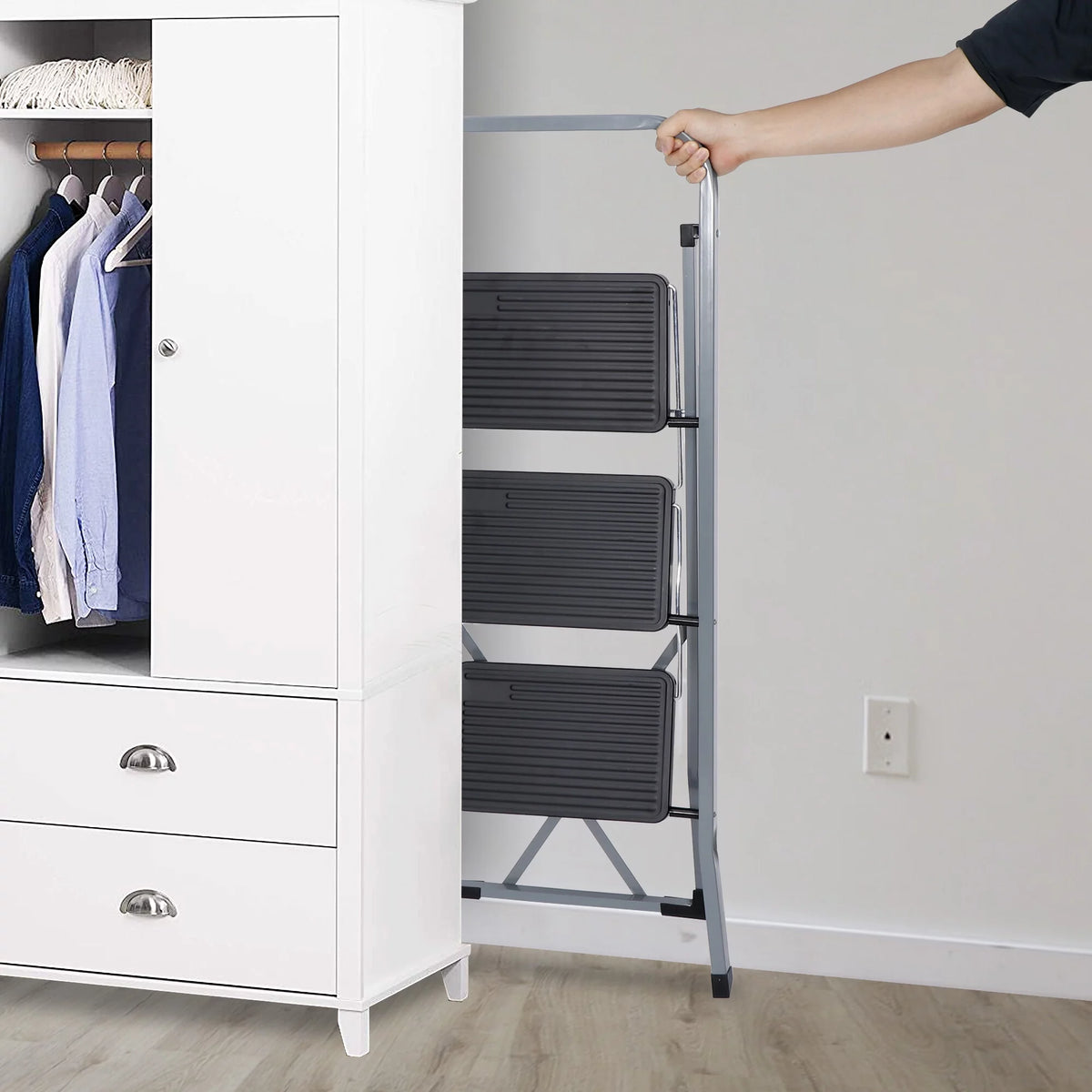 Folding 3-Step Steel Ladder with Handgrip I414